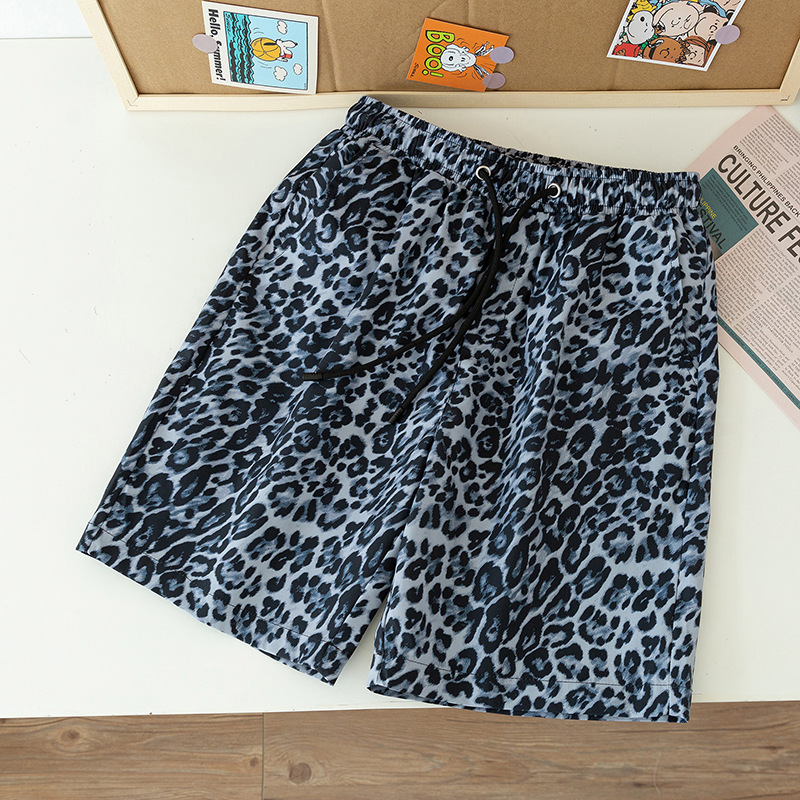 Vêtements pour hommes été 5 points imprimé léopard shorts hommes vêtements d'extérieur décontractés pantalons de plage couple mode 5 points pantalons shorts tendance_voghion.com