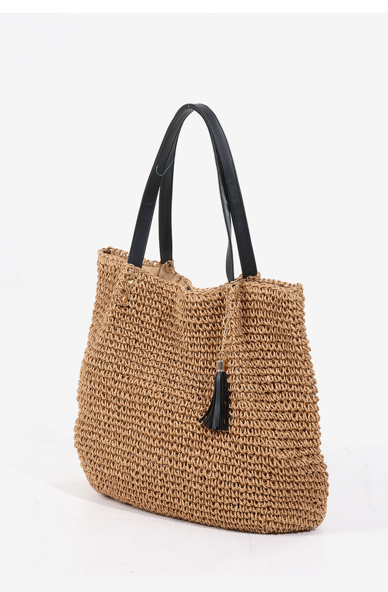 Grand sac de plage en paille style rétro français avec pompons_voghion.com