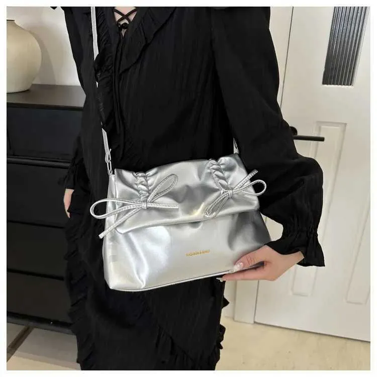 Unterwäsche Damenhandtasche große Kapazität Herbst und Winter 2024 neue High-End-Schulter-Pendlertasche Y241025_voghion.com
