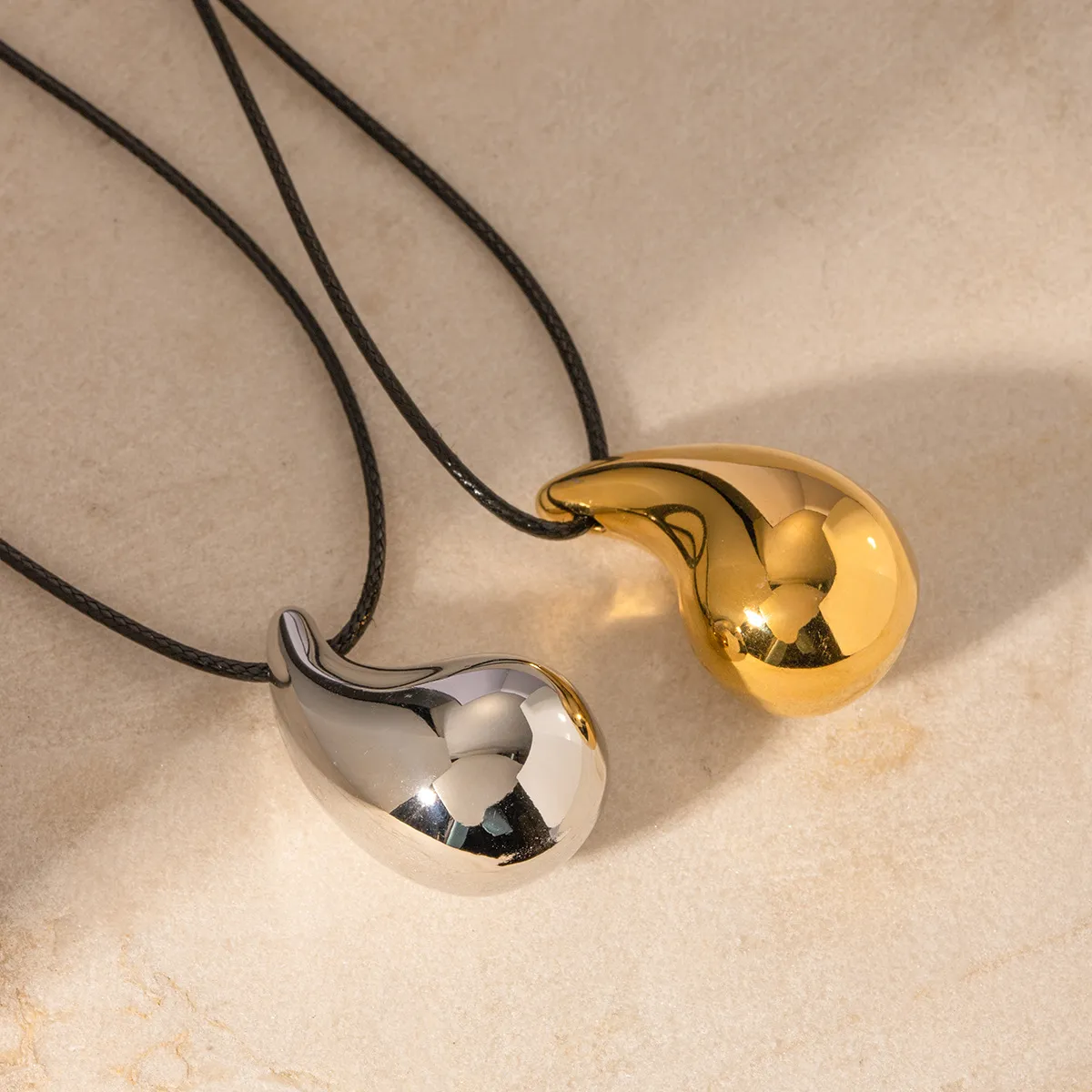 Designer Neue Gold Edelstahl Wachs Seil Wassertropfen Anhänger Halskette für frauen Outdoor Graduation Party Schmuck Kostenloser_voghion.com