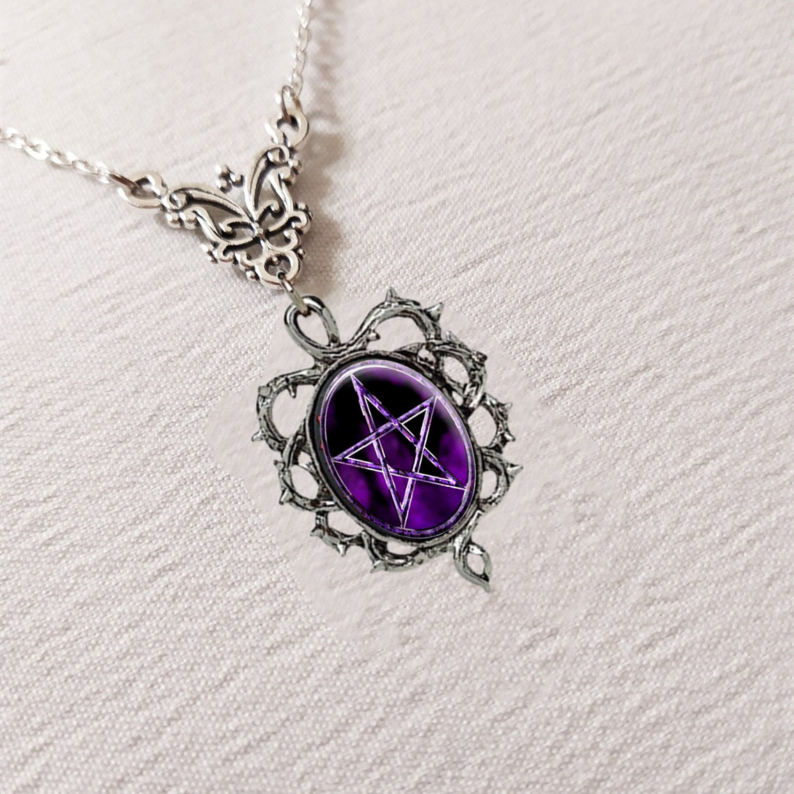 Collier avec pendentif étoile à cinq branches violette style gothique punk et accessoires_voghion.com
