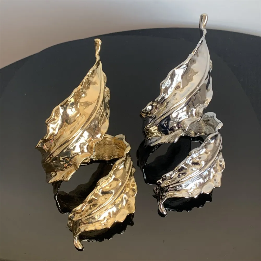 Chunky Leaf Bangle Bohemian Hip Hop Metal Bracelet For Women_voghion.com