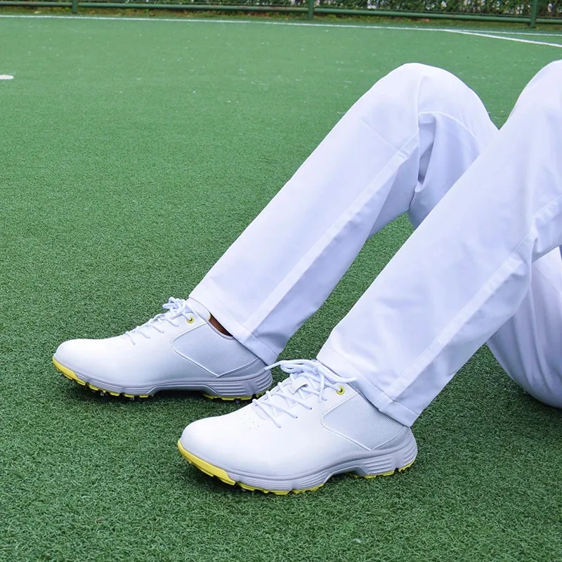 Professionelle wasserdichte Spikes Sneakers Schwarz Weiß Herren Trainer Große Größe Golfschuhe für Männer_voghion.com