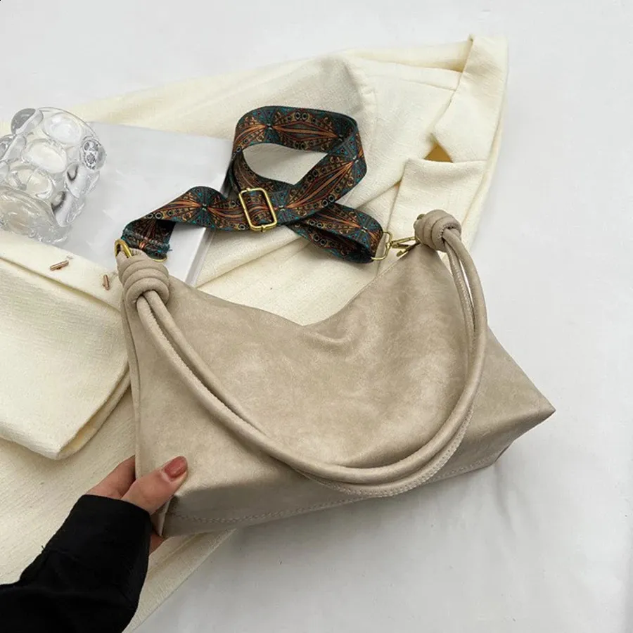 modische hochwertige Umhängetasche aus weichem Leder mit geometrischer Struktur und breiter Schulter 240823_voghion.com