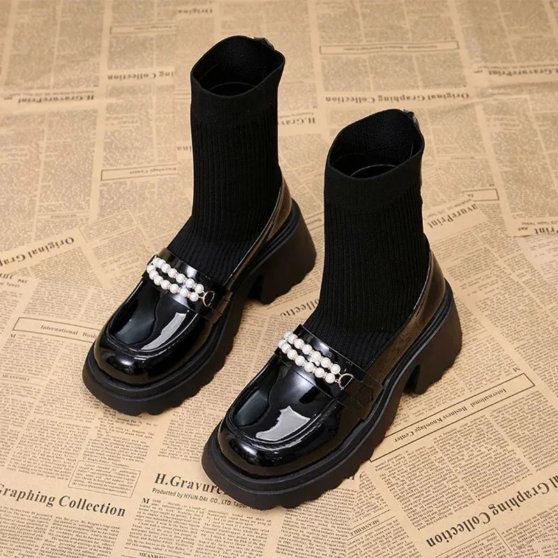 Platåstickade snöstövlar för kvinnor med höga klackar, pärlstövlar i läder, ankelskor 2025, trendiga vinterpumps med strumpor._voghion.com