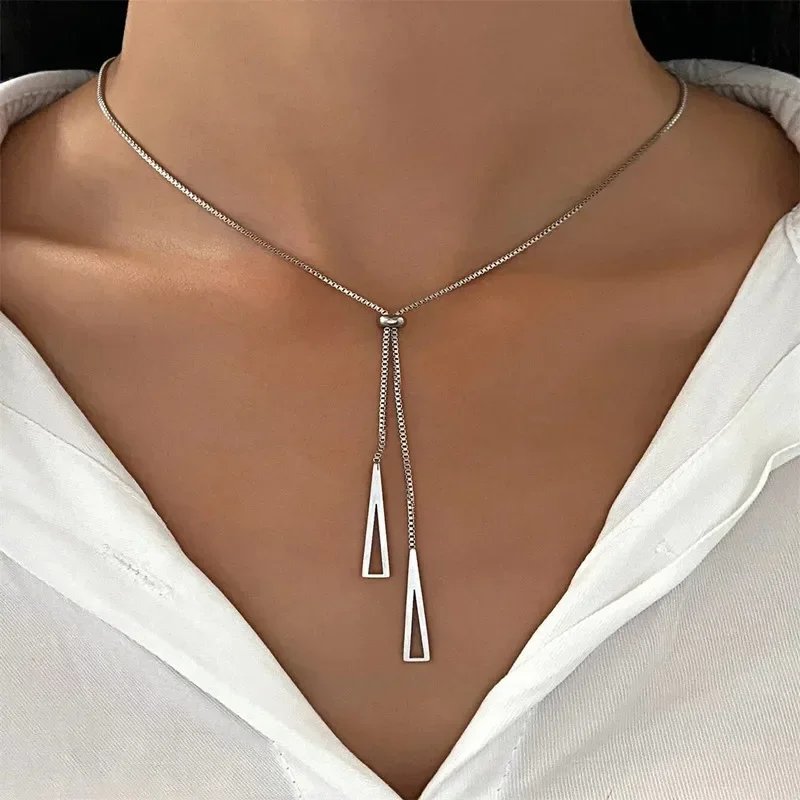 Silberne Dreieck Lariat Kette Minimalistischer Boho Halsschmuck_voghion.com