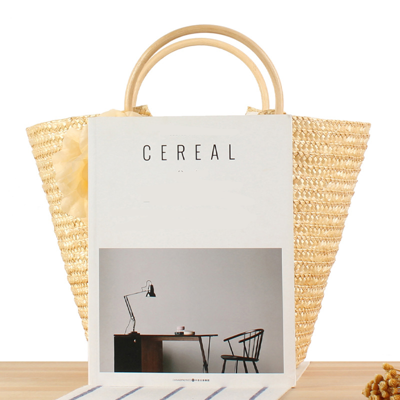 Neue handgewebte Rattan mit Blumen großem Fassungsvermögen und gewebter Tasche aus Stroh für den Strandurlaub_voghion.com