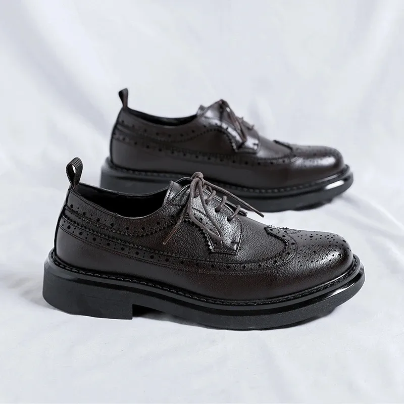 Novos sapatos Brogues clássicos da moda para homens Oxfords com cadarço em couro preto formal para festa de casamento 240614_voghion.com