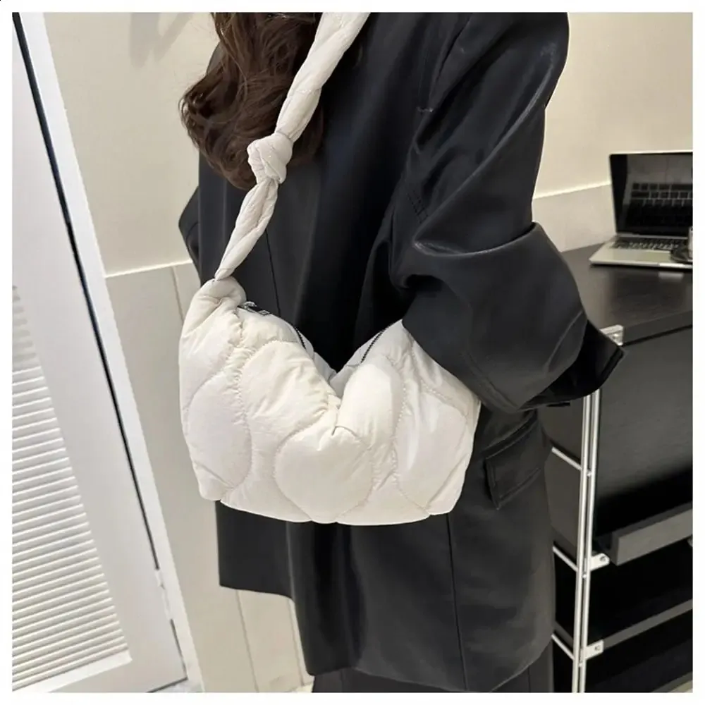 Large Capacity Quilted Shoulder Bag Women Puffy Padded Handbag_voghion.com