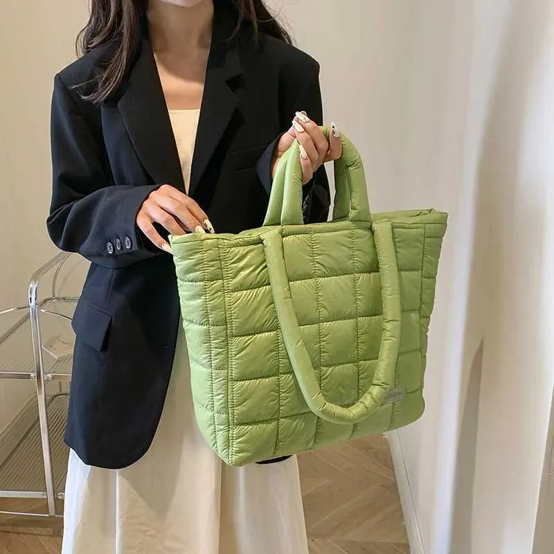 Geantă de umăr pufoasă de designer pentru femei, geantă de lenjerie de pat, bumbac cu puf, capacitate mare, geantă de cumpărături de iarnă Y241115_voghion.com