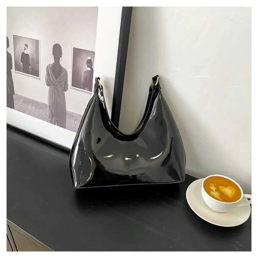 Glossy Shoulder Fashion PU Leather Solid Messenger Bag Purse WomenC241211_voghion.com