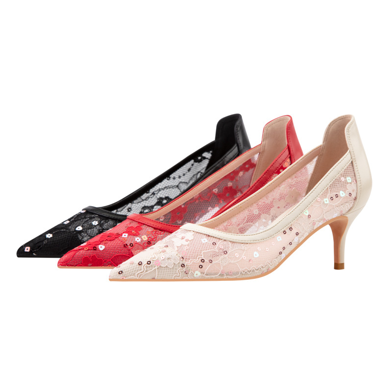 Décolleté stiletto con paillettes e inserti in pizzo_voghion.com
