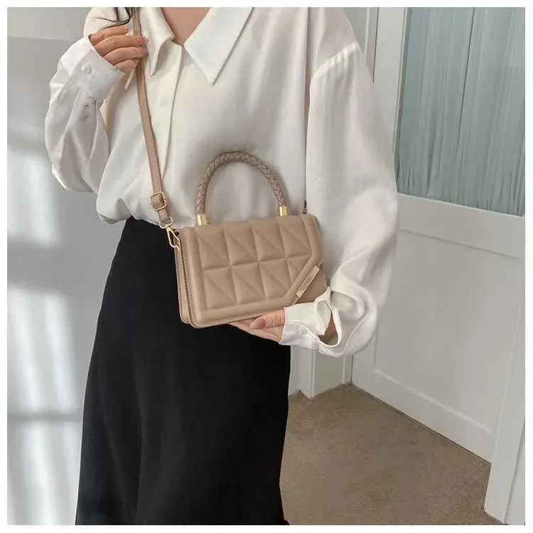 Black Plaid Shoulder Bag Designer Crossbody Handbag For Women_voghion.com