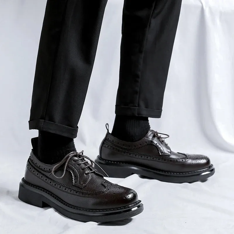 Novos sapatos Brogues clássicos da moda para homens Oxfords com cadarço em couro preto formal para festa de casamento 240614_voghion.com