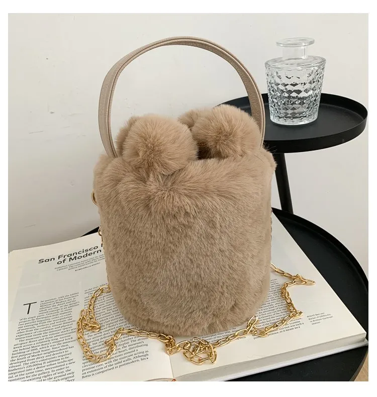 Sac à main en peluche avec cordon de serrage et boule de laine antivol, sac à bandoulière à une épaule, sac seau à la mode pour femmes 240820_voghion.com