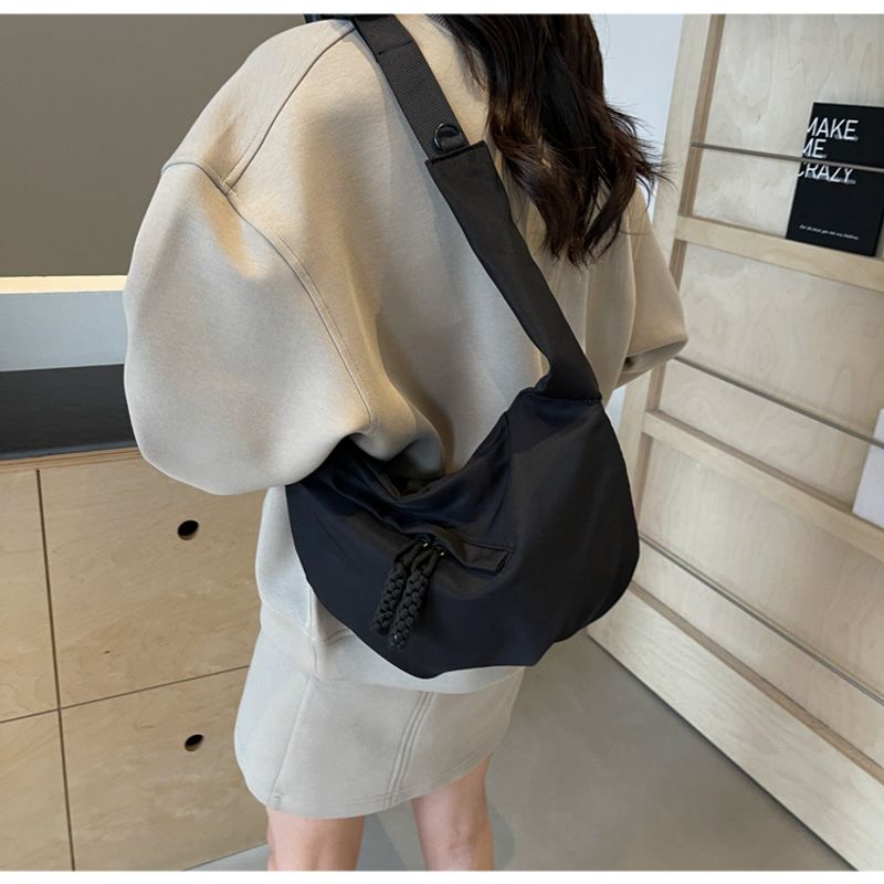 2024 Neue lässige, vielseitige, leichte Canvas-Tasche für Damen, einfache und modische Knödeltasche, große Kapazität,_voghion.com