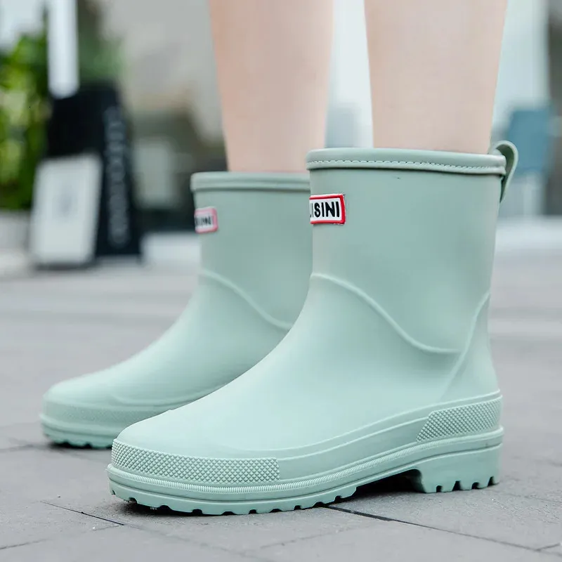 Damen Niedrige rutschfeste Küchen-Regenschuhe Wasser Frau Gummi Garten Galoschen Slip-on Regenstiefel Kurze Stiefel 231030_voghion.com