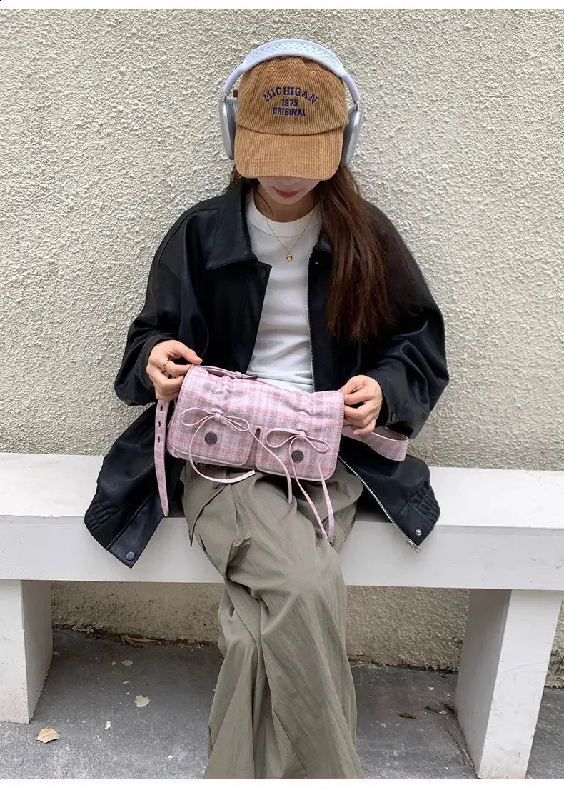 MBTI Plaid Pink Damen Schultertasche Plissee Lässig Süße Niedliche Mode Lederhandtasche Literarische Exquisite Achseltasche 240827_voghion.com