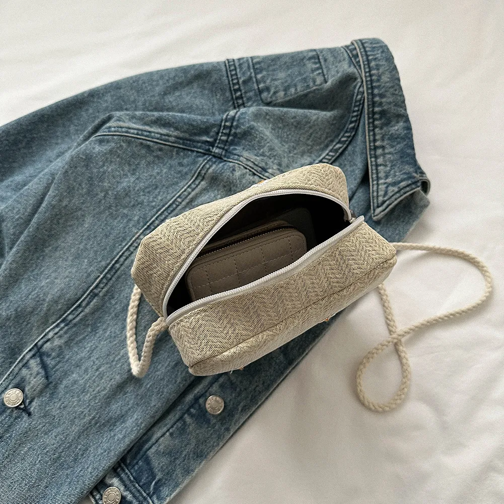 Borsa a tracolla da spiaggia, da donna, in paglia intrecciata a forma di cuore, con margherite, firmata_voghion.com