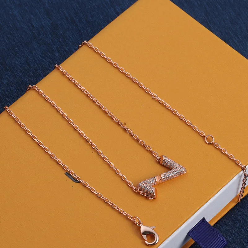 Avec boîte boucles d'oreilles Se haute qualité en acier inoxydable Seel or Rose diamant pendentif collier bijoux Se/3 pièces pour les femmes_voghion.com