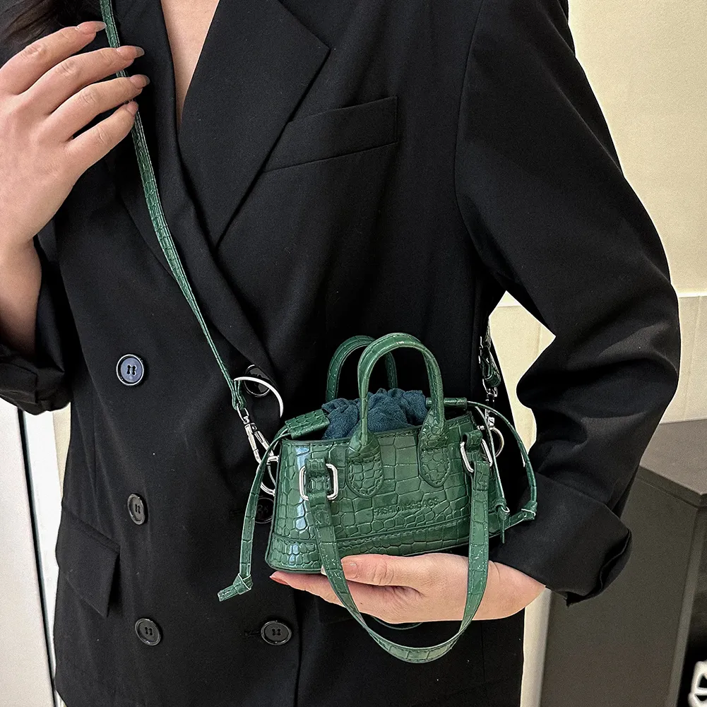 Women Messenger Solid Color Crocodile Pattern Crossbody Drawstring Fashion Capacity Girl High-quality Large Bag_voghion.com