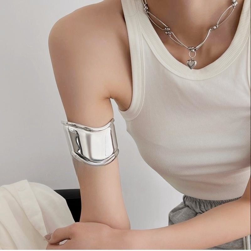 Bracciale rigido donna in metallo ondulato - bangle geometrico_voghion.com