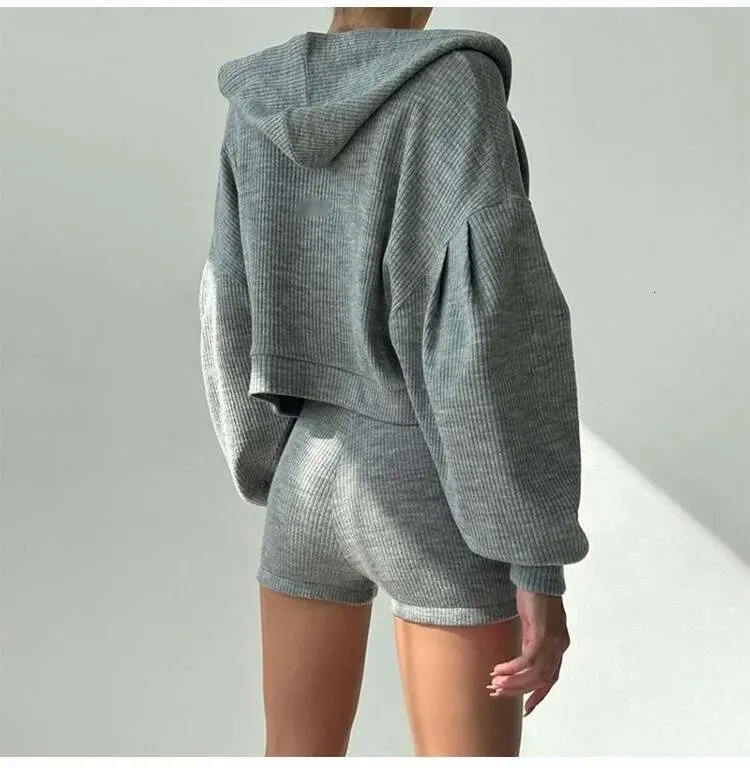 ALL121 Yoga Topp Sweatshorts Hettegenser Tre stk sett Dame Sport Dress Strikket Glidelås Hette Cardigan Sweatshirt Vneck_voghion.com