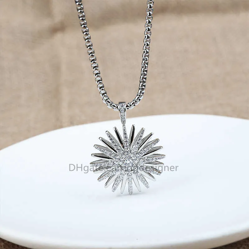 Suower Designer-Schmuckset für Frauen mit Zirkonia, weißvergoldetem Messing, Ohrstecker, personalisierter Ring und Halskette_voghion.com