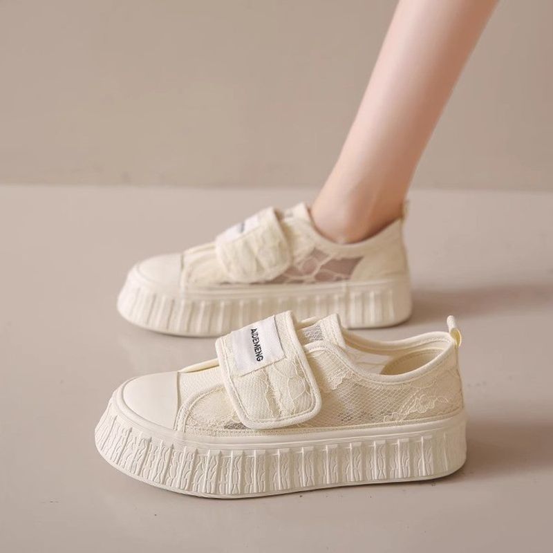Lona para mulheres 2024 novo verão respirável renda um passo malha sola grossa pequeno branco casual board shoes_voghion.com