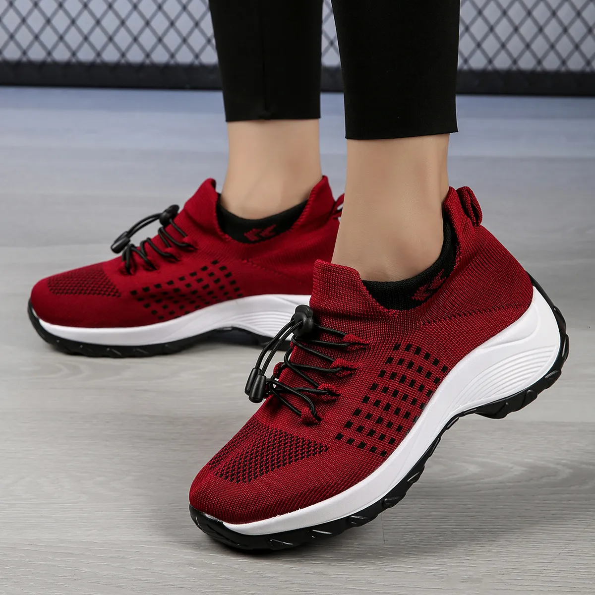 Baskets de running à bout rond et semelle épaisse style casual_voghion.com