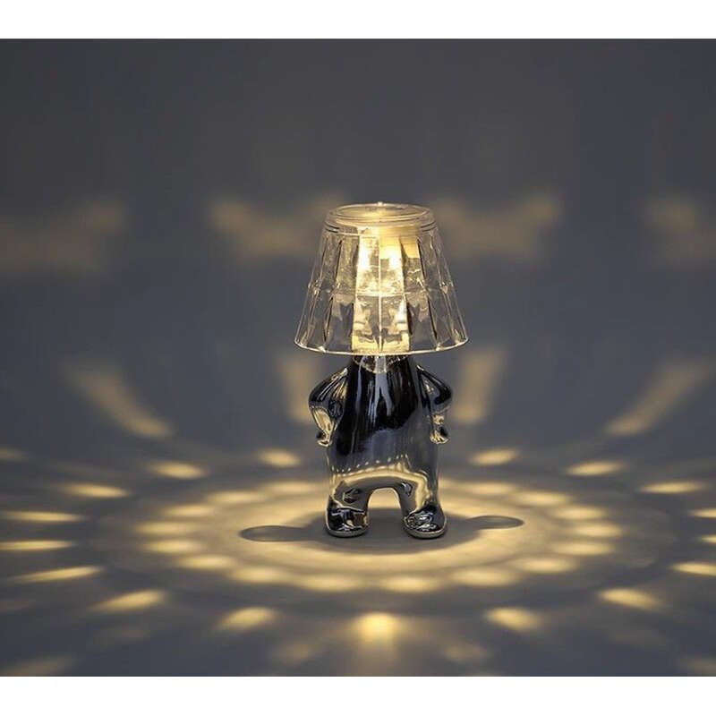 Entediado Tarde Da Noite, Deixe As Pequenas Pessoas Ficarem Em Seus Quadris Para Protegê-lo. Luzes Criativas De Atmosfera Noturna, Desktop_voghion.com