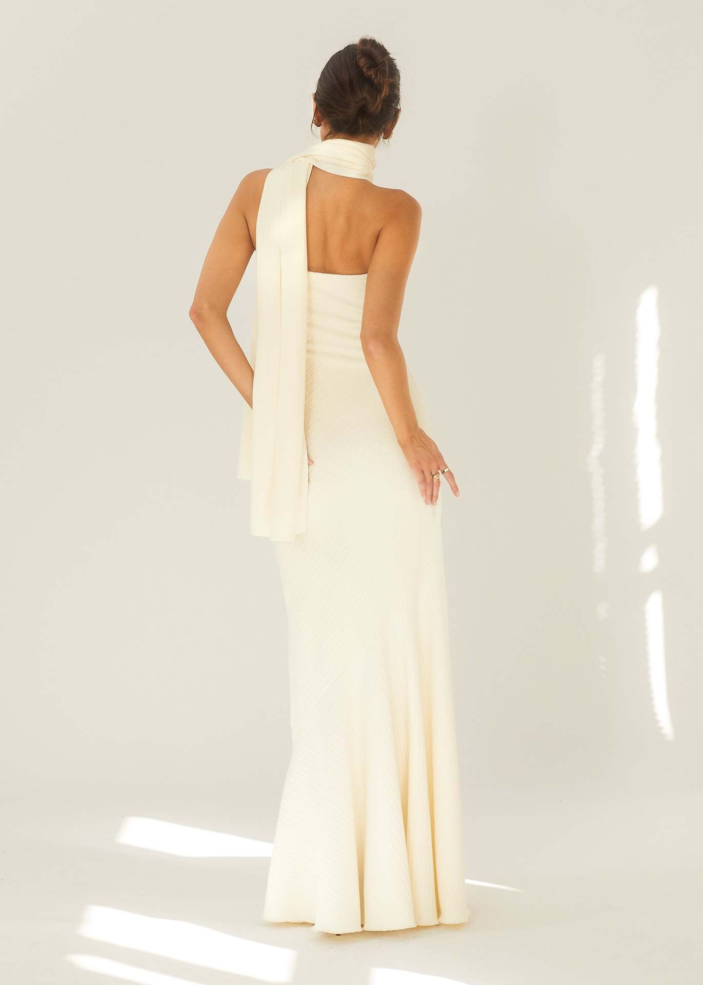 Women's skim-back fishtail pleated dress strapless line-neck skirt_voghion.com