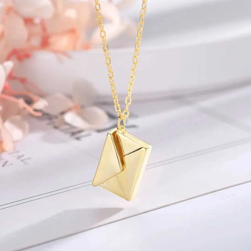 Envelope Locket Necklace With Rose Gold Secret Message Pendant_voghion.com
