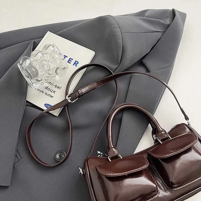 Ladies fashionable small handbag solid color PU retro mailman bag autumn and winter new style single shoulder crossbody_voghion.com