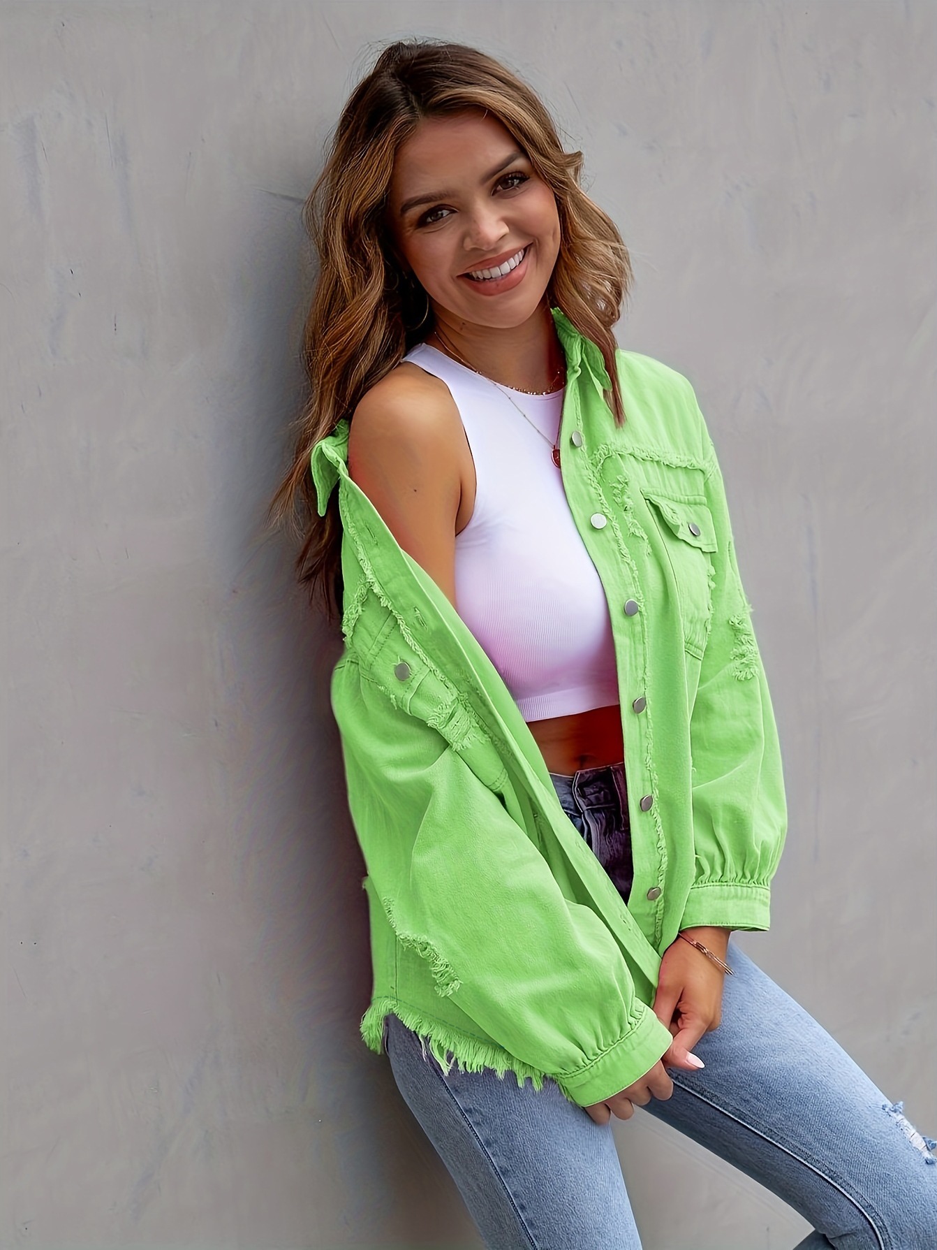 Jednobarevná džínová bunda s dlouhým rukávem a roztrhaným vzorem v evropském a americkém stylu pro ženy_voghion.com