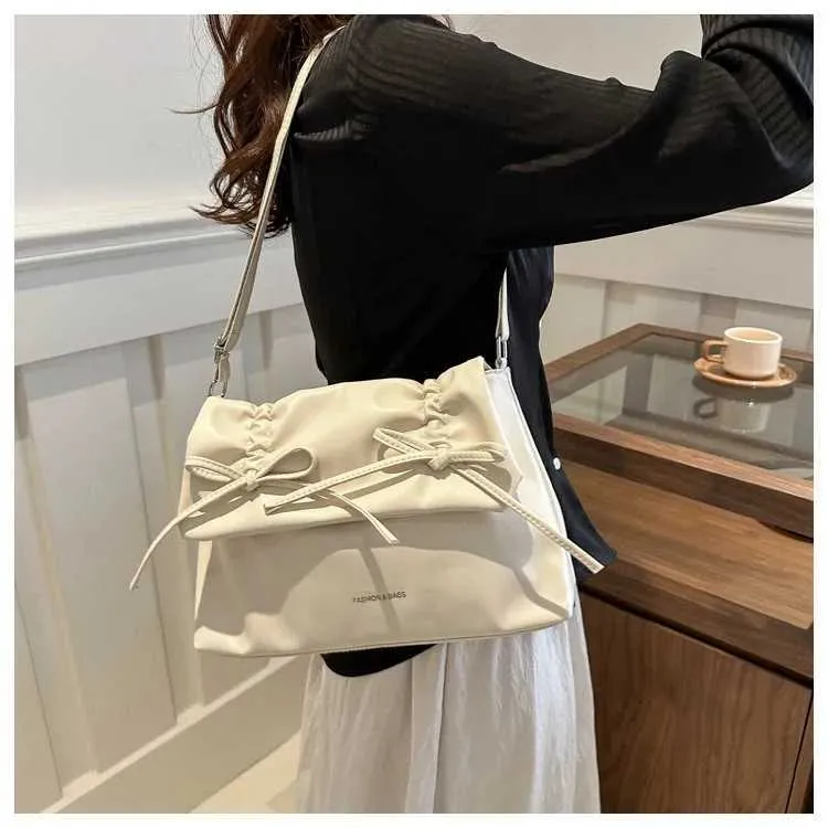 Unterwäsche Damenhandtasche große Kapazität Herbst und Winter 2024 neue High-End-Schulter-Pendlertasche Y241025_voghion.com
