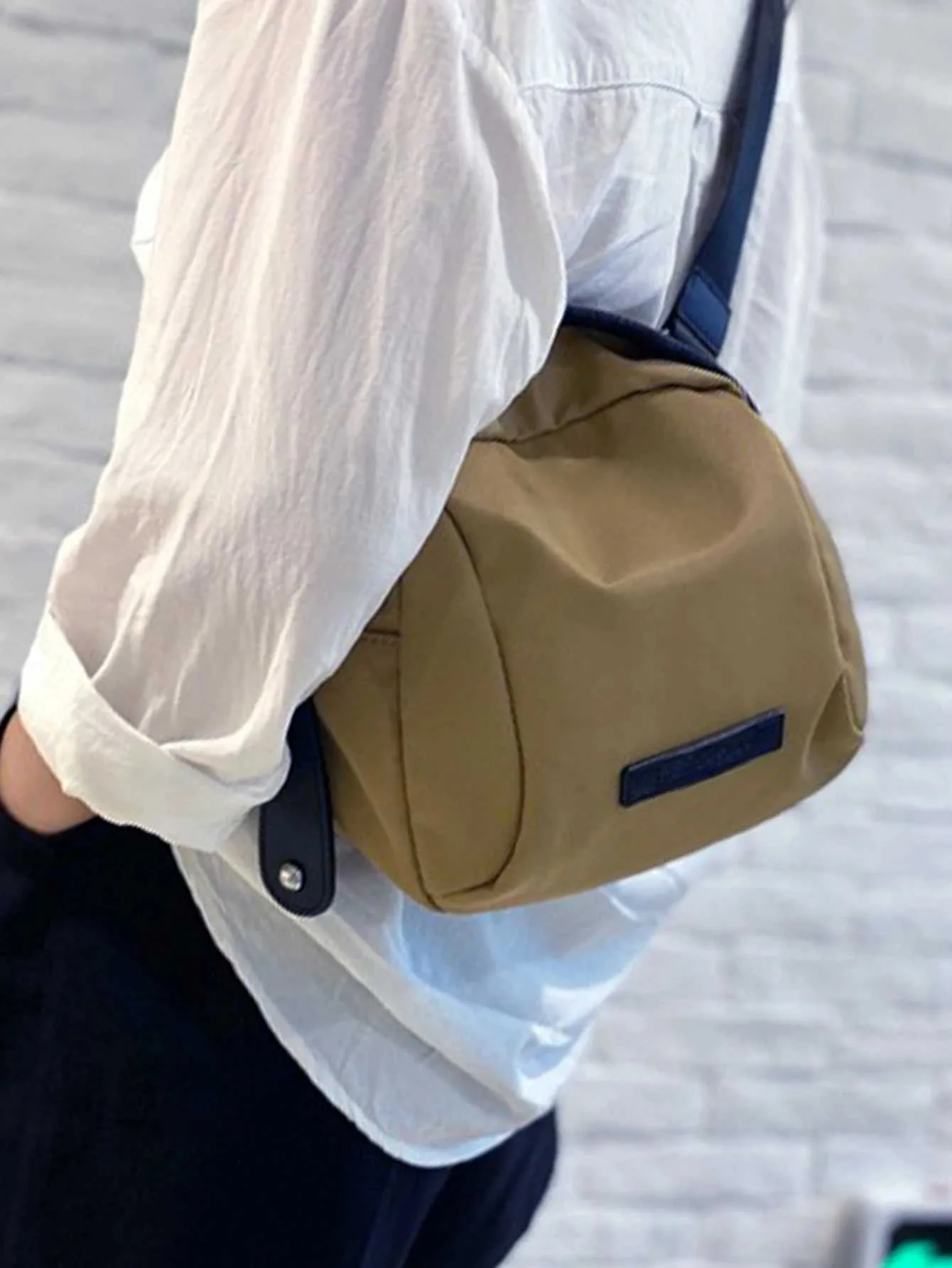 Sac à bandoulière minimaliste décontracté noir de petite taille pour le sport, le rangement en plein air, le nylon, le pack fantaisie C241022_voghion.com