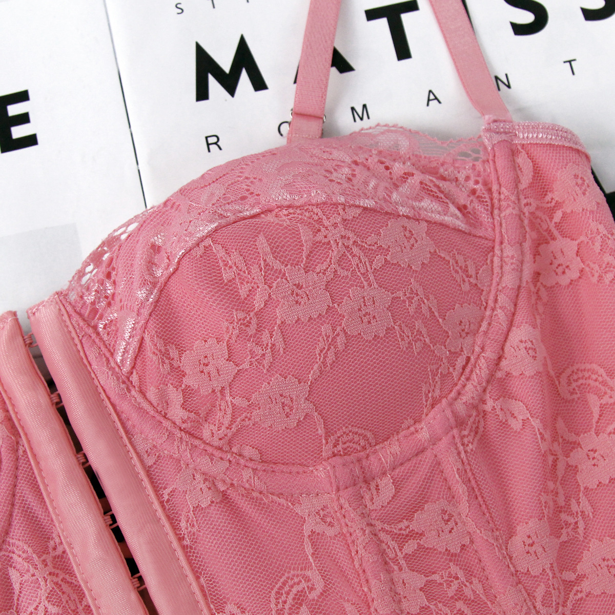 Women's clothing Style Sexy Solid Color Lace Strappy Fishbone Underwire Chest Wrap Breasted Open Back Small Vest_voghion.com