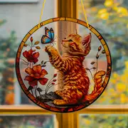Captor de soare jucăuș cu pisicuță și fluture - artă acrilică vibrantă de 20 cm. Decor fantezist pentru ferestrele din grădină sau cadoul prețuit al iubitorilor de animale._voghion.com