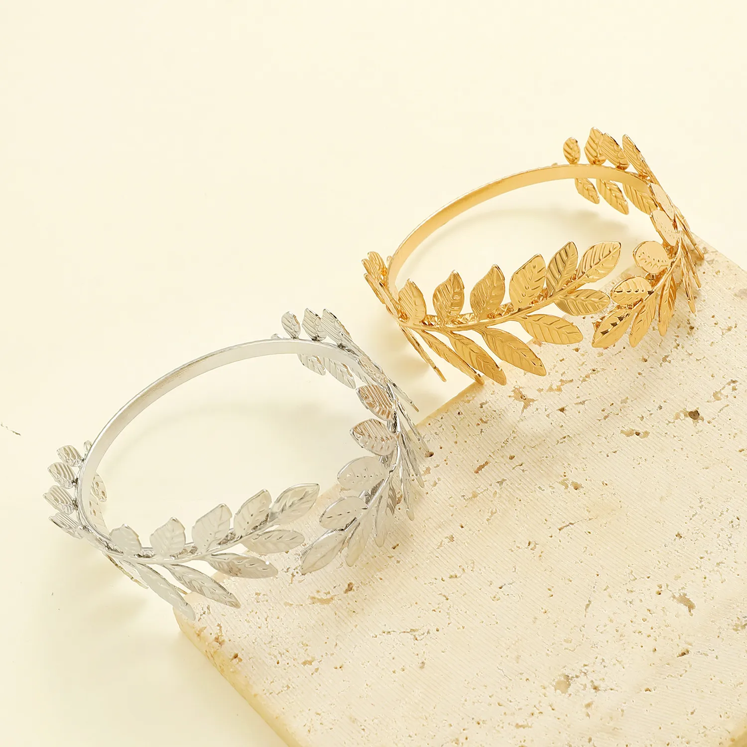 Vintage Leaf Bangle Bracelet For Women And Men Creative Jewelry_voghion.com