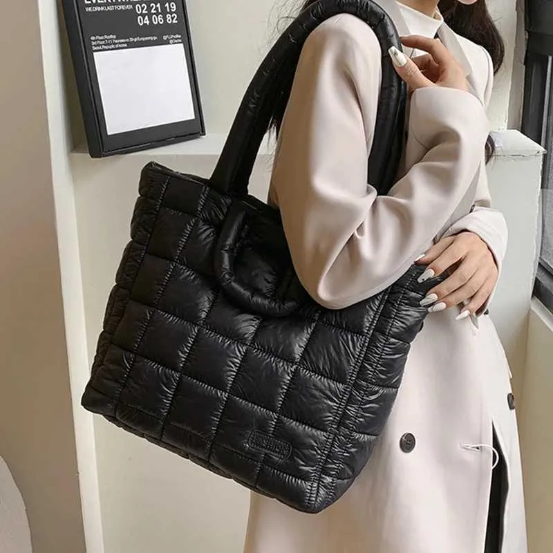 Geantă de umăr pufoasă de designer pentru femei, geantă de lenjerie de pat, bumbac cu puf, capacitate mare, geantă de cumpărături de iarnă Y241115_voghion.com