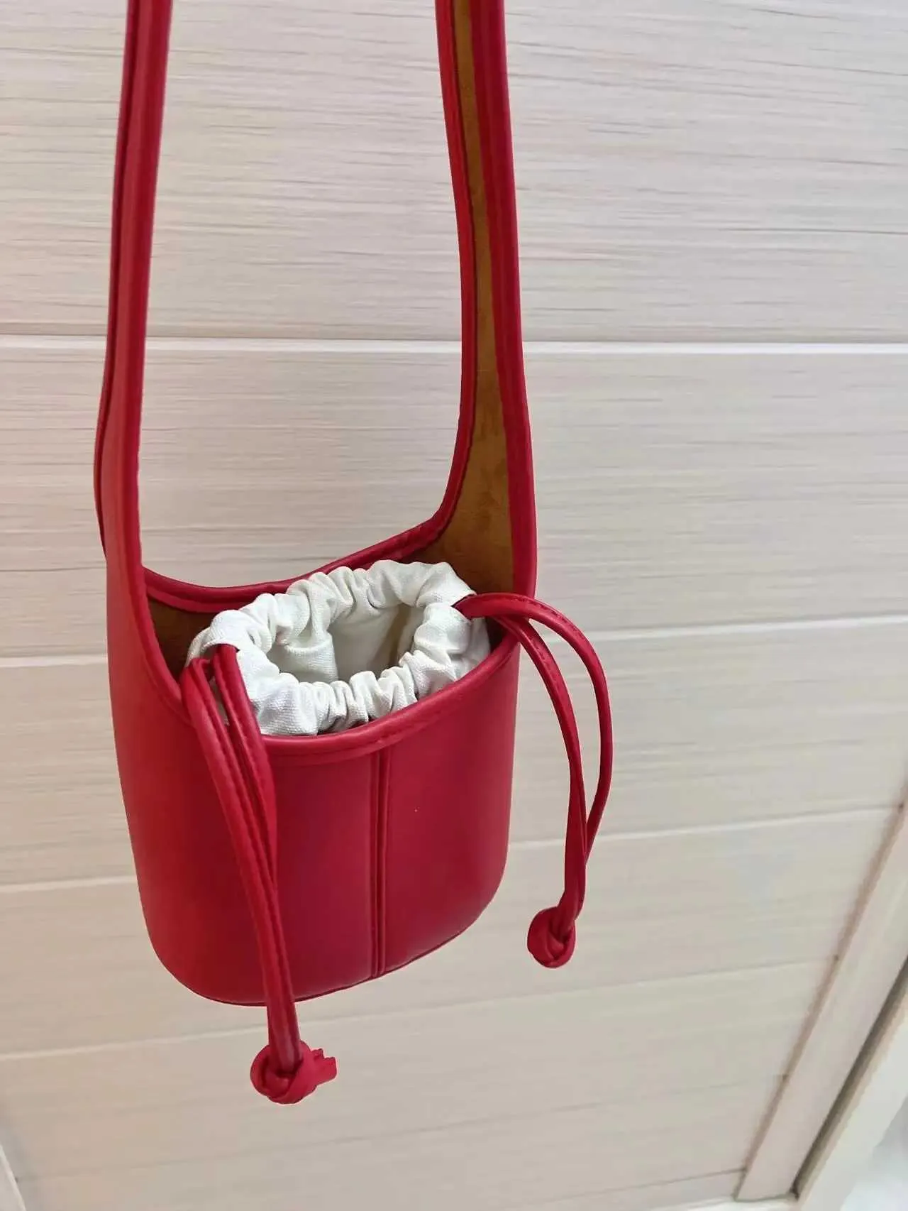 Secchio d'acqua con coulisse minimalista coreano, borsa a tracolla casual artistica rossa, cestino per verdure, madre e bambino_voghion.com