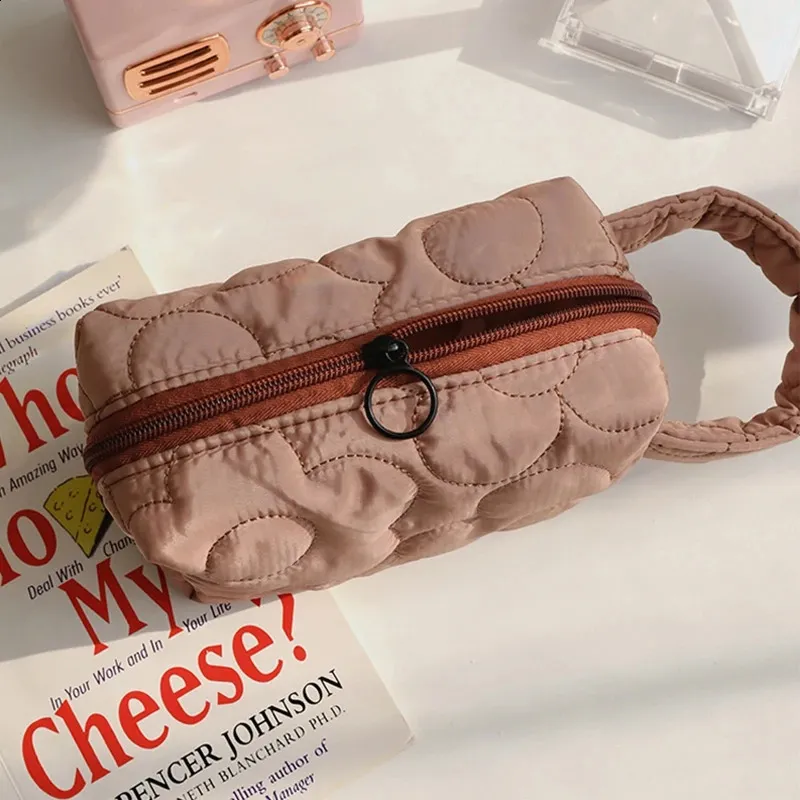Female Quilted Cosmetic Case Womens Tulip wer Pouch Zipper Makeup Bag Travel Make Up Beauty Toiletry Handbag Tote_voghion.com