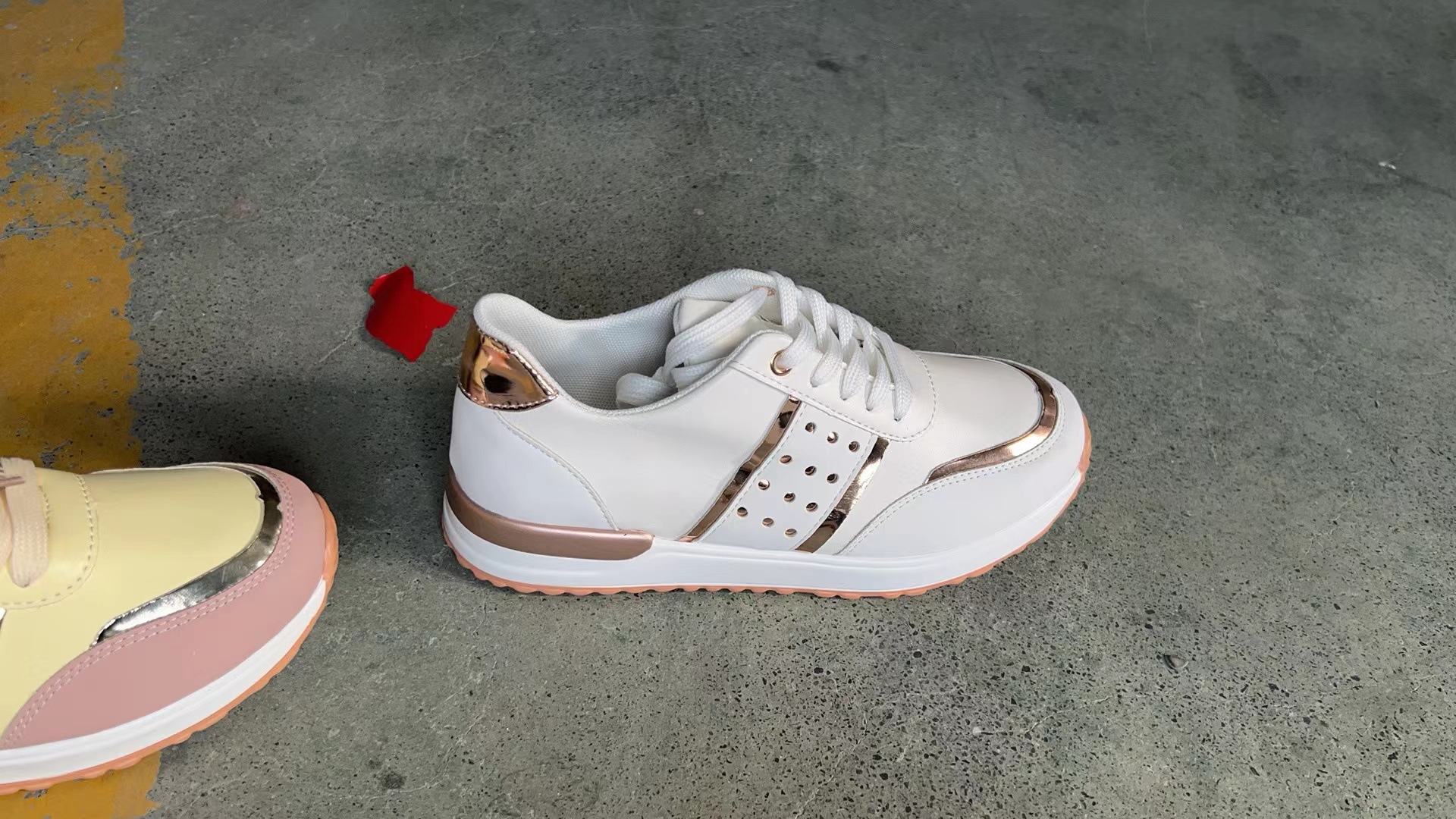 Sports shoes women's large size thick bottom color matching  casual low top sports shoes in stock_voghion.com