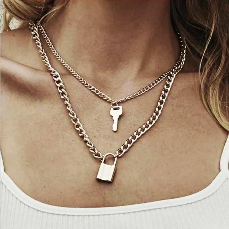 Collane con ciondolo 2023 Collana con lucchetto a chiave alla moda per donne Collane con lucchetto a catena a doppio strato color oro gotico_voghion.com