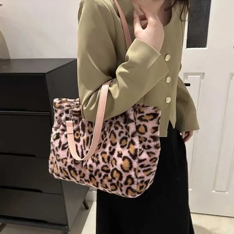 Sac à main en peluche à motif léopard vibrant, simple, grande capacité, moelleux, à bandoulière, style coréen, mode décontractée, chaîne_voghion.com