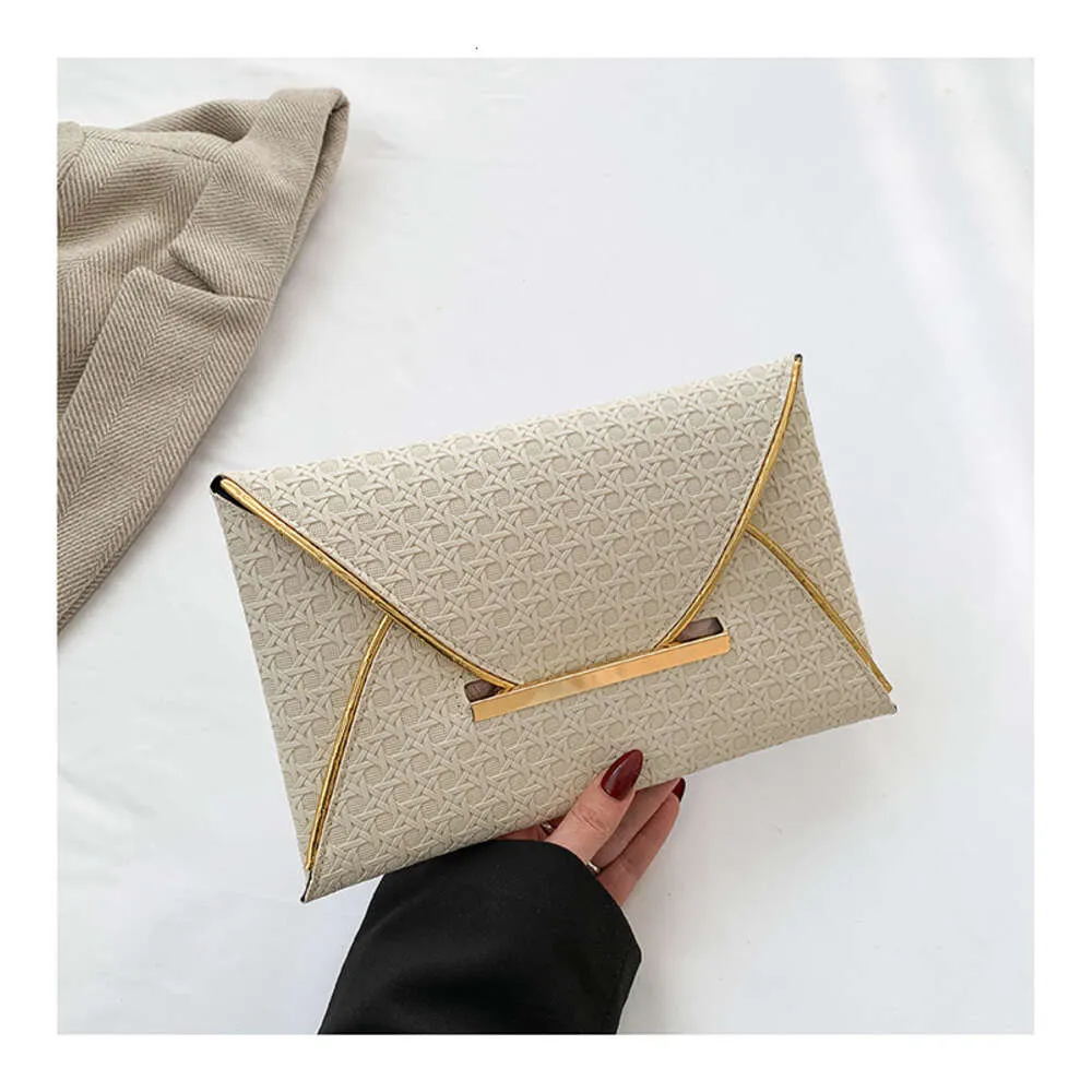 2024 neue Design Frauen Kleine Umschlag Geformt Tasche Exquisite Casual Minimalistischen stil Kostenloser versand_voghion.com