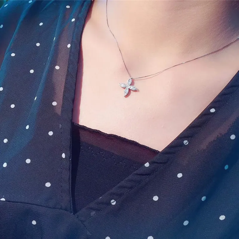 Colliers pendentifs Nouveau collier délicat pour femme avec zircone cubique blanche Design chic Bijoux de déclaration pour femme pour fête de mariage_voghion.com