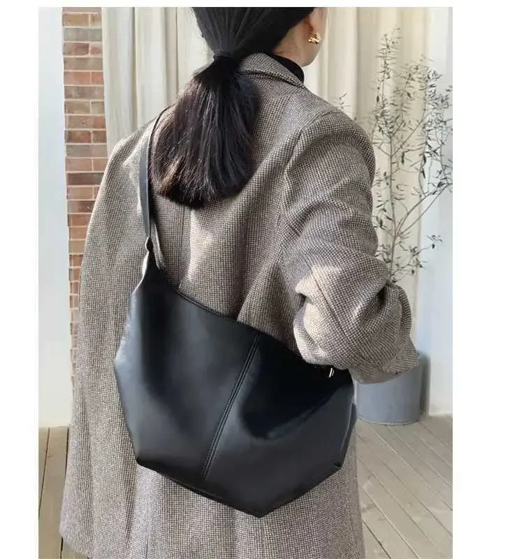 Borsa a tracolla alla moda con pieghe per donna in morbida pelle PU, borsa a tracolla firmata Dumpg Fashion Cloud, borsa Hobo BolsasC241103_voghion.com