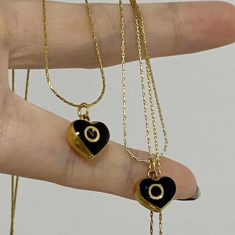 Collana con ciondolo a forma di cuore nero 2023 per donna, in oro, con ciondolo elegante e catena a maglie._voghion.com